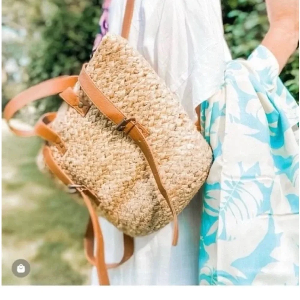 XIX Palms insulated Tan Straw Tote Bag